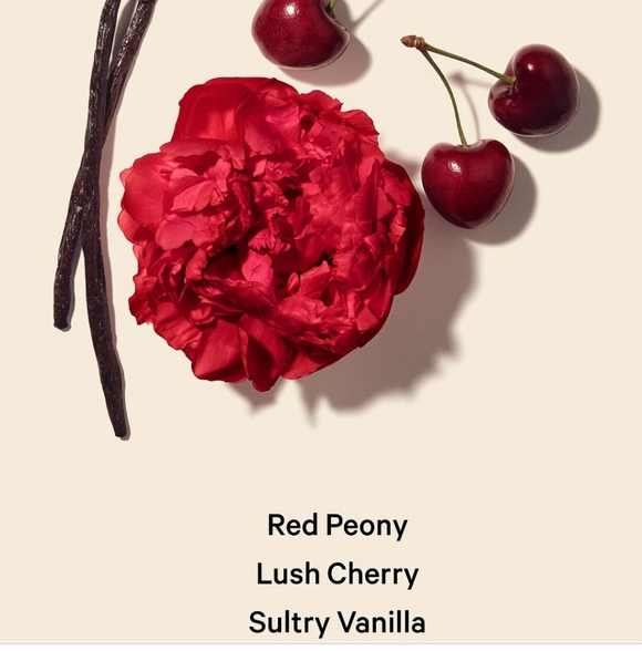 Victoria's Secret Bombshell Intense Fine Fragrance Lotion - Picture 2 of 4